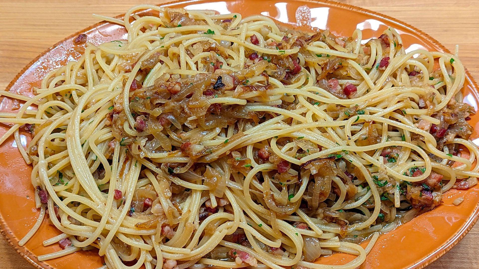 Spaghetti with Pancetta and Onions