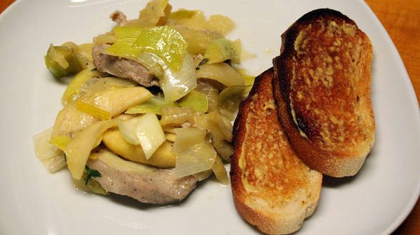 Ham or Smoked Pork Chops with Apples, Leeks and Honey-Mustard Toast