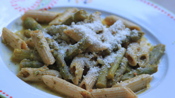 Penne with Pistachio-Mint Pesto