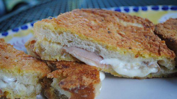 Mozzarella and Ham in Carrozza