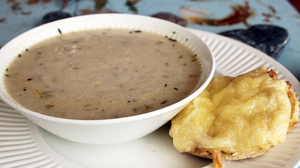 Clam Chowda Mug o' Soup with Deviled Ham and Cheese Melt Mug Toppers