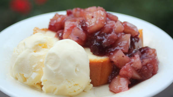 Cranberry Sauce over Pound Cake Ã  la Mode