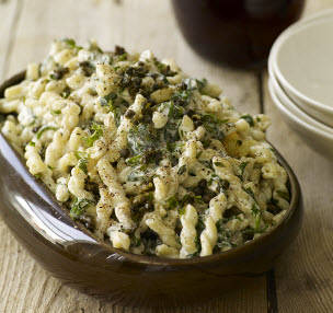 Creamy Pasta with Spinach and Fried Capers