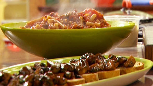 Crimini Ragu with Spinach Crostini and Chicken Ragu with Whole Wheat Pasta