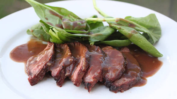 Garlic Hanger Steak with Balsamic Pan Gravy