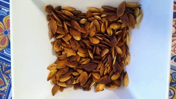 Pumpkin Seed Makeover: Curried Pumpkin Seeds