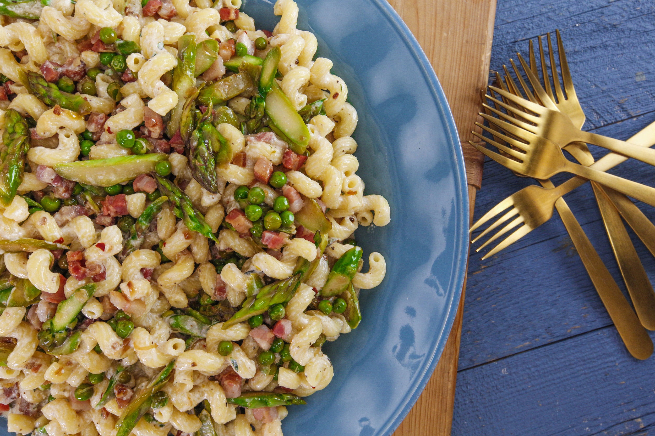 Rach's Spring Mac n Cheese with Peas and Asparagus